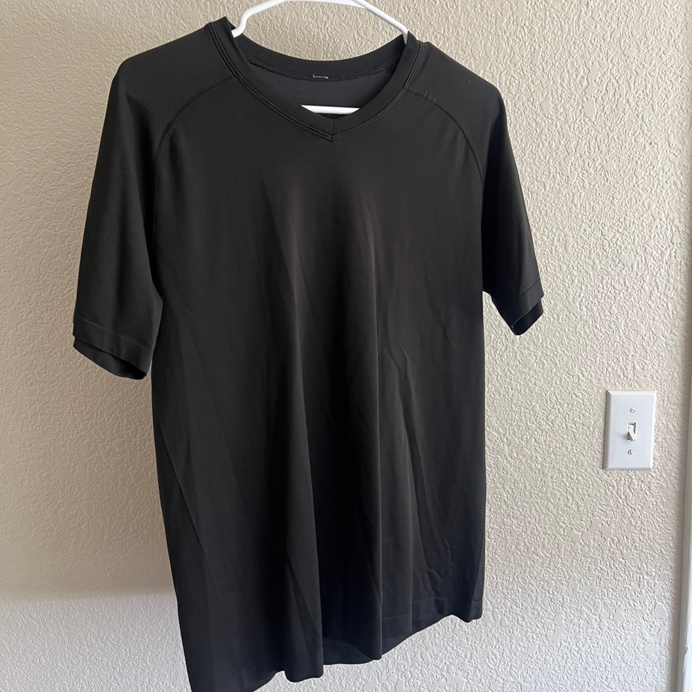 men’s lululemon metal vent shirt